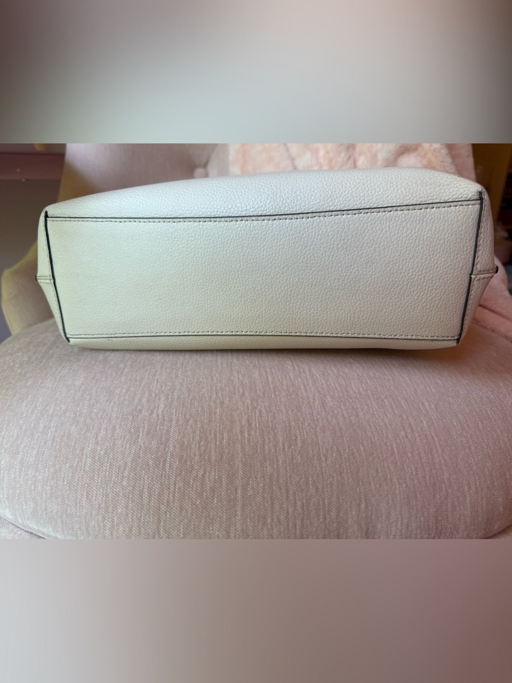 🍓Coach Mollie Bucket Bag with Strawberry Print Cream Pink Leather Shoulder EUC - Picture 4 of 10
